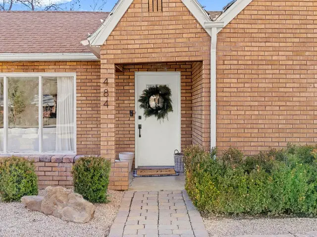 Red-Brick-Cottage-Entrance